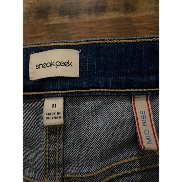 Sneak Peek Cropped Raw Hem Jeans - Picture 2 of 4